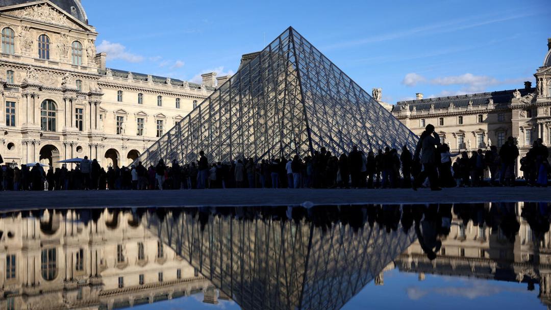 Museo de Louvre aumenta sus precios a visitantes no europeos