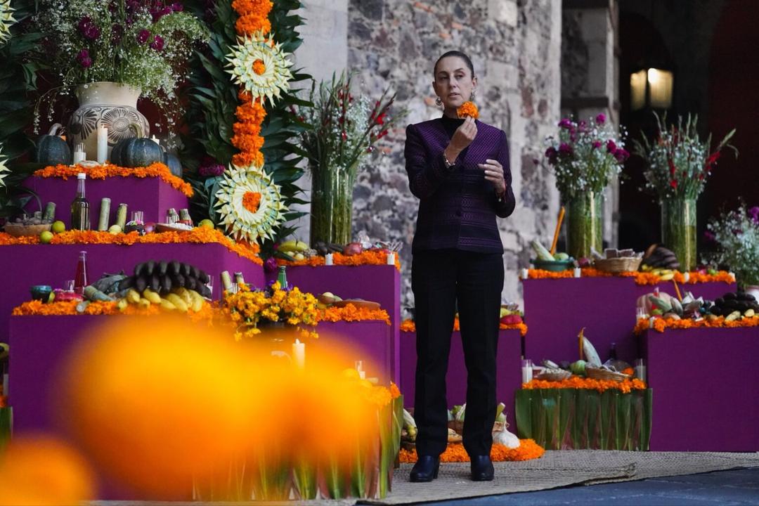 Claudia Sheinbaum presenta altar en Palacio Nacional