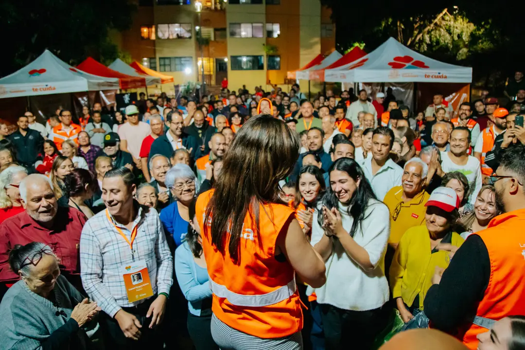 Vero Delgadillo encabeza martes comunitario en El Sauz