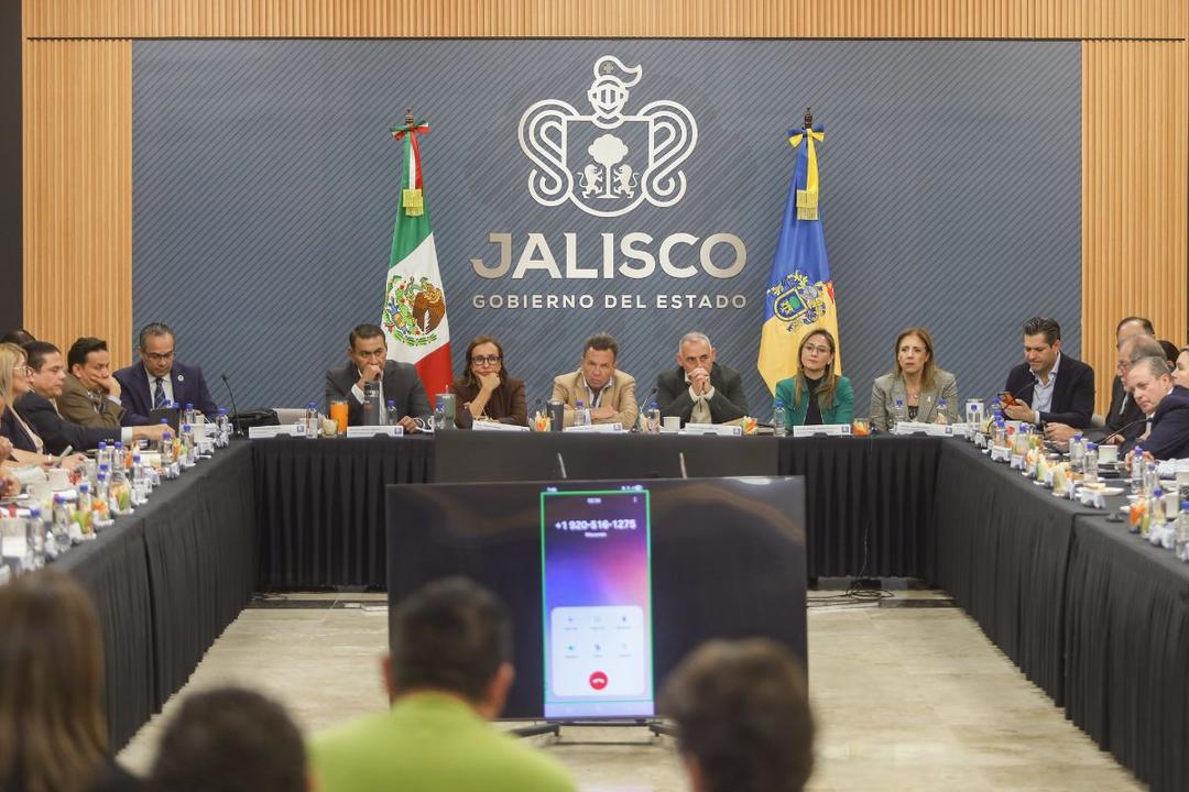 Lemus encabeza mesa de trabajo con colectivos de búsqueda de personas