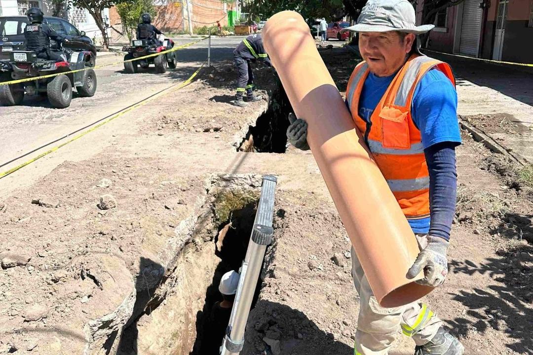 MIAA mejora el servicio de alcantarillado en la colonia del Trabajo