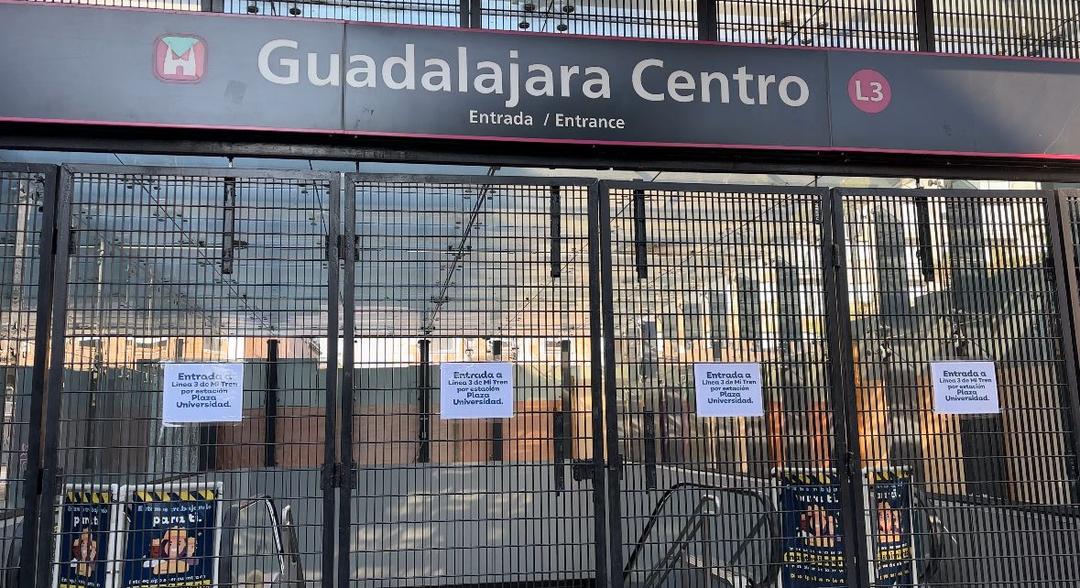 Tren ligero cierra estación por afectaciones tras la marcha