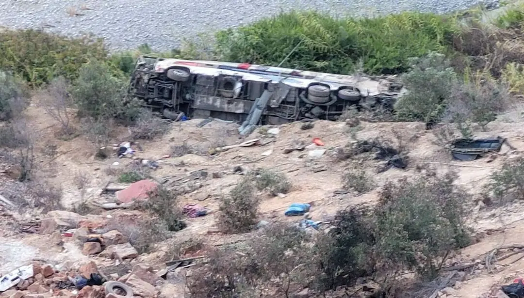 Perú: Al menos 37 personas mueren en accidente de autobús