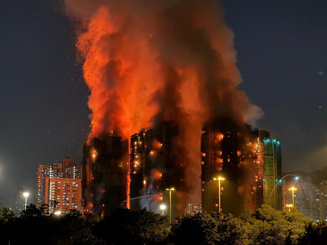 Hong Kong: Incendio en complejo residencial deja 44 muertos