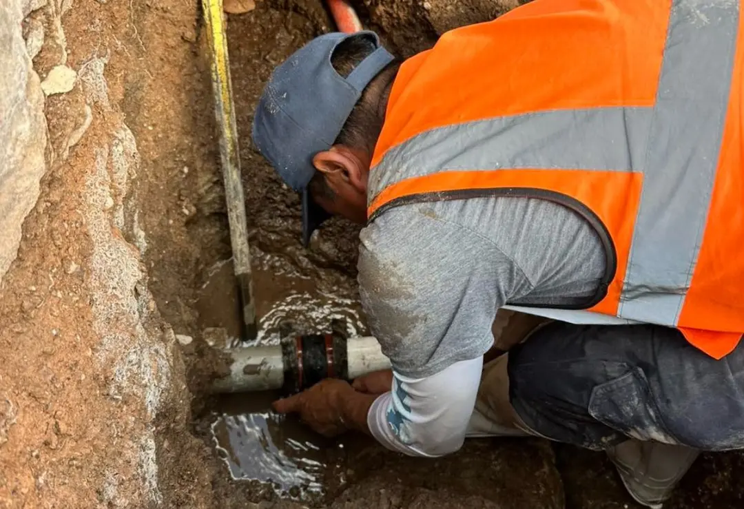 Aguascalientes: Reparan red de agua potable en colonia Talamantes Ponce