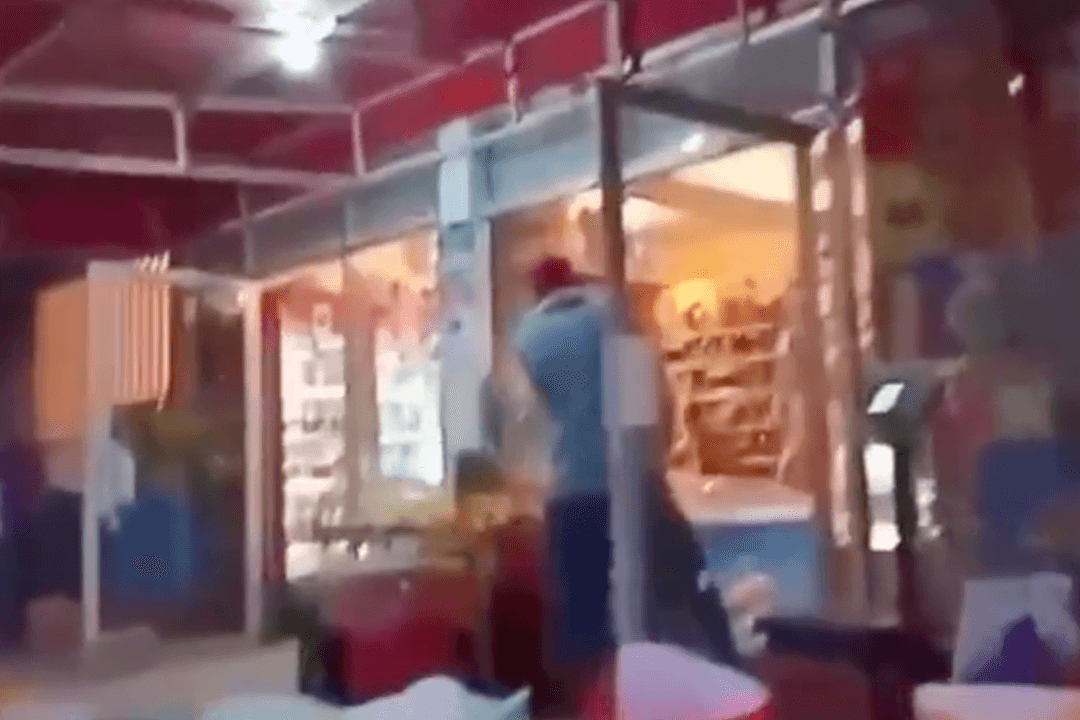 Los Mochis: Riña a machetazos interrumpe desfile navideño