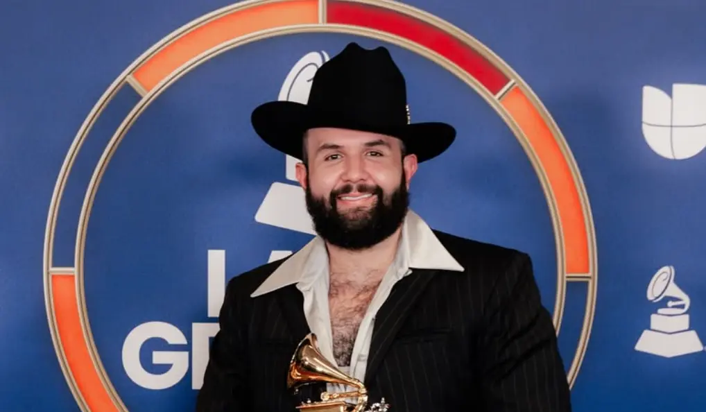 Carín León es diagnosticado con dengue y cancela conciertos