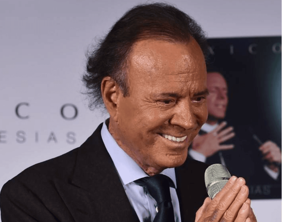Julio Iglesias: Archivan en España denuncia de delitos sexuales contra el cantante
