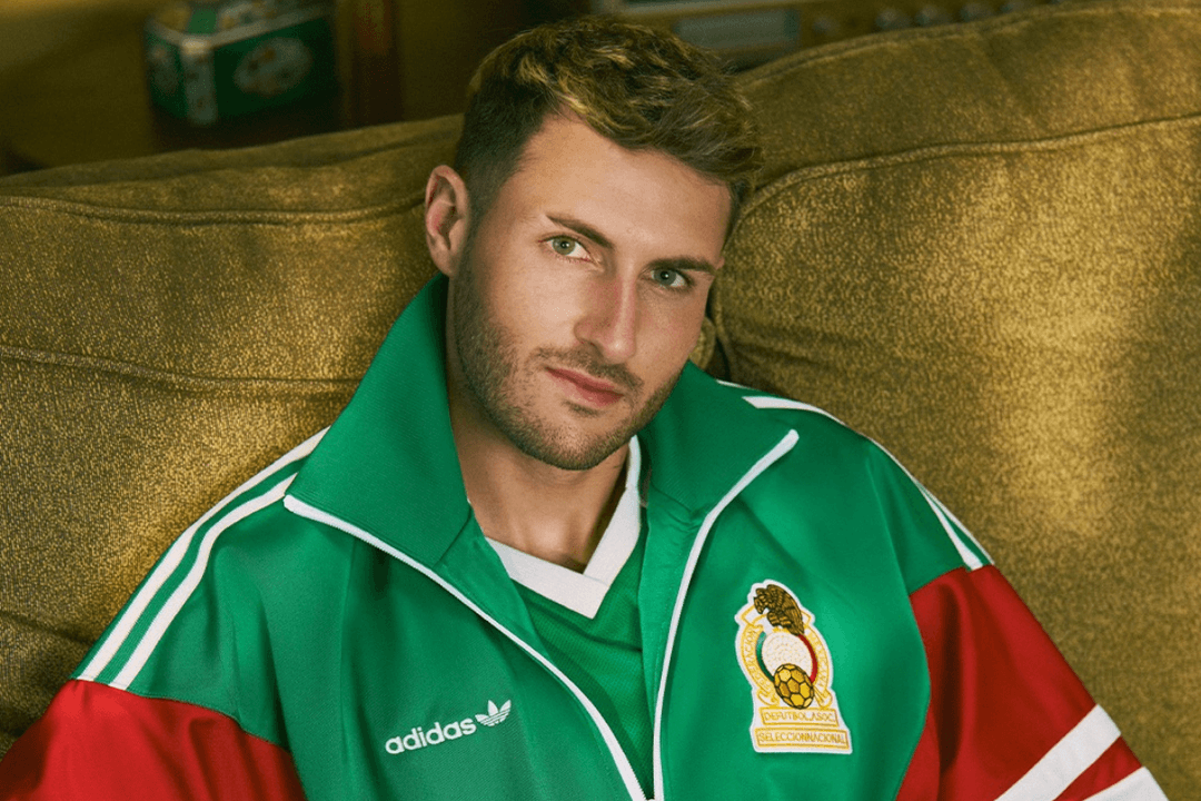 Santiago Giménez presenta la nueva línea retro para la Selección Mexicana