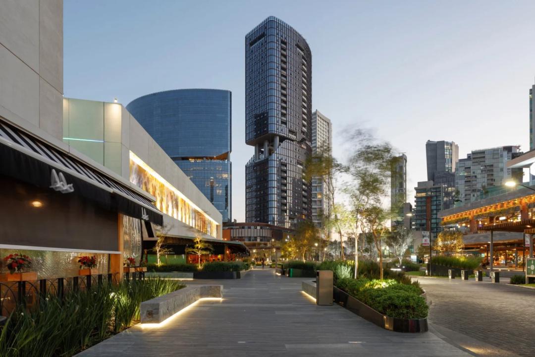 Zapopan: Hombre herido de bala tras intento de asalto en plaza comercial