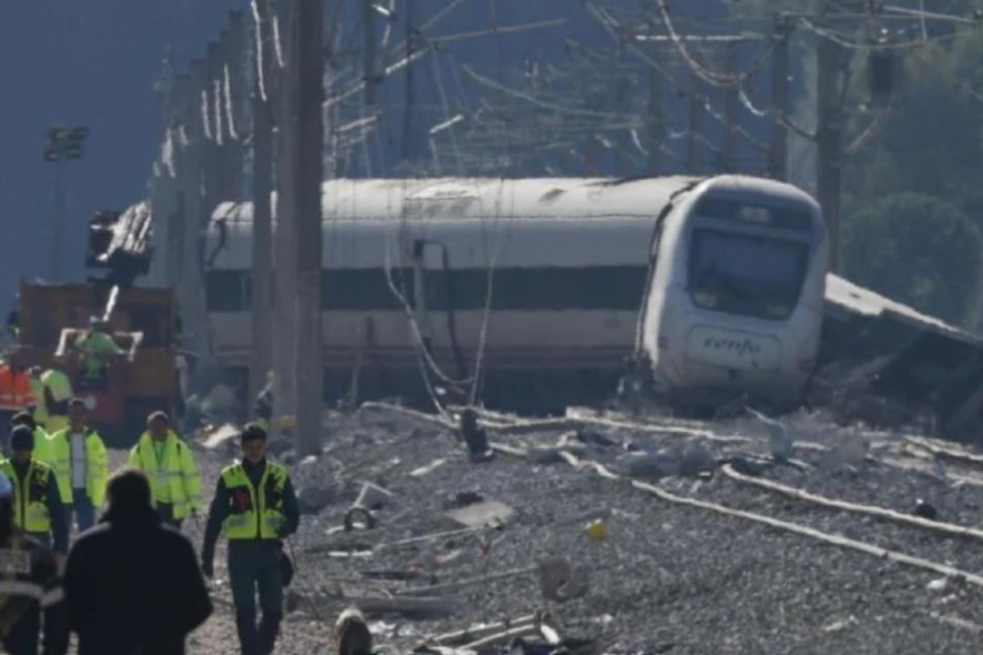 España: Aumenta a 41 las víctimas por accidente de trenes