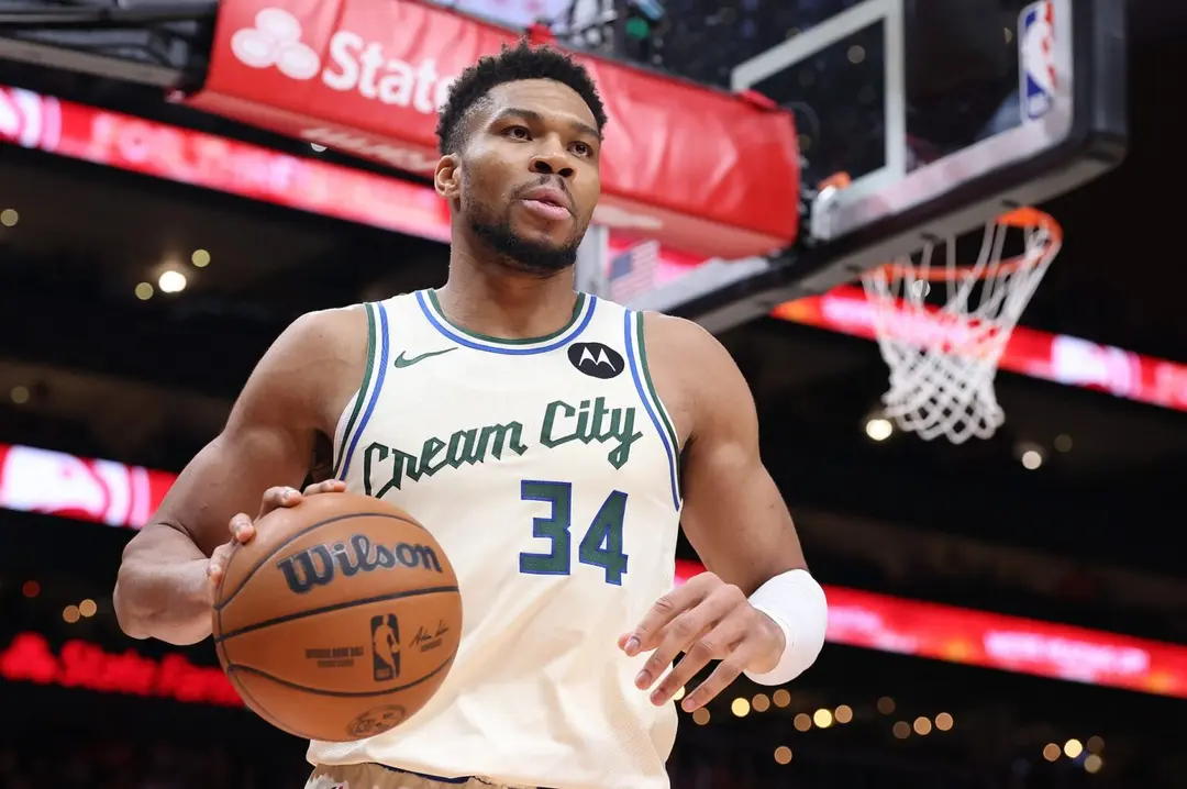 NBA: Antetoukounmpo se declara listo para escuchar ofertas; dejaría los Bucks