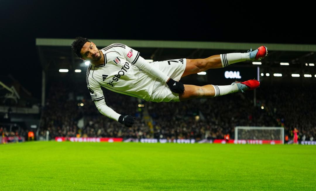 Premier League: De la mano de Raúl Jiménez, Fulham vence al Chelsea