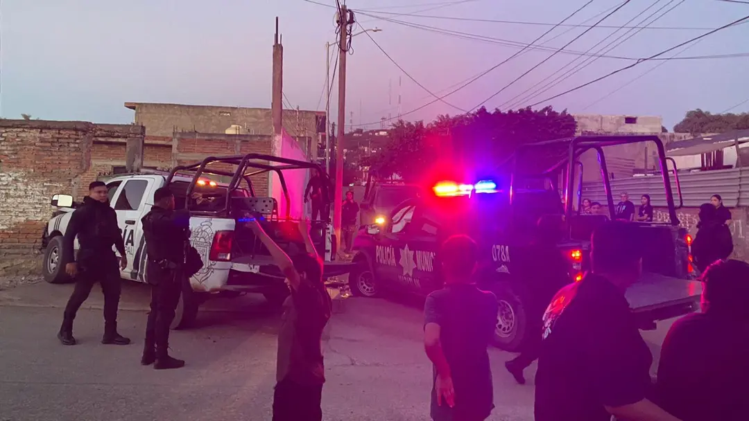 Mazatlán: Siete policías lesionados tras chocar en plena persecución