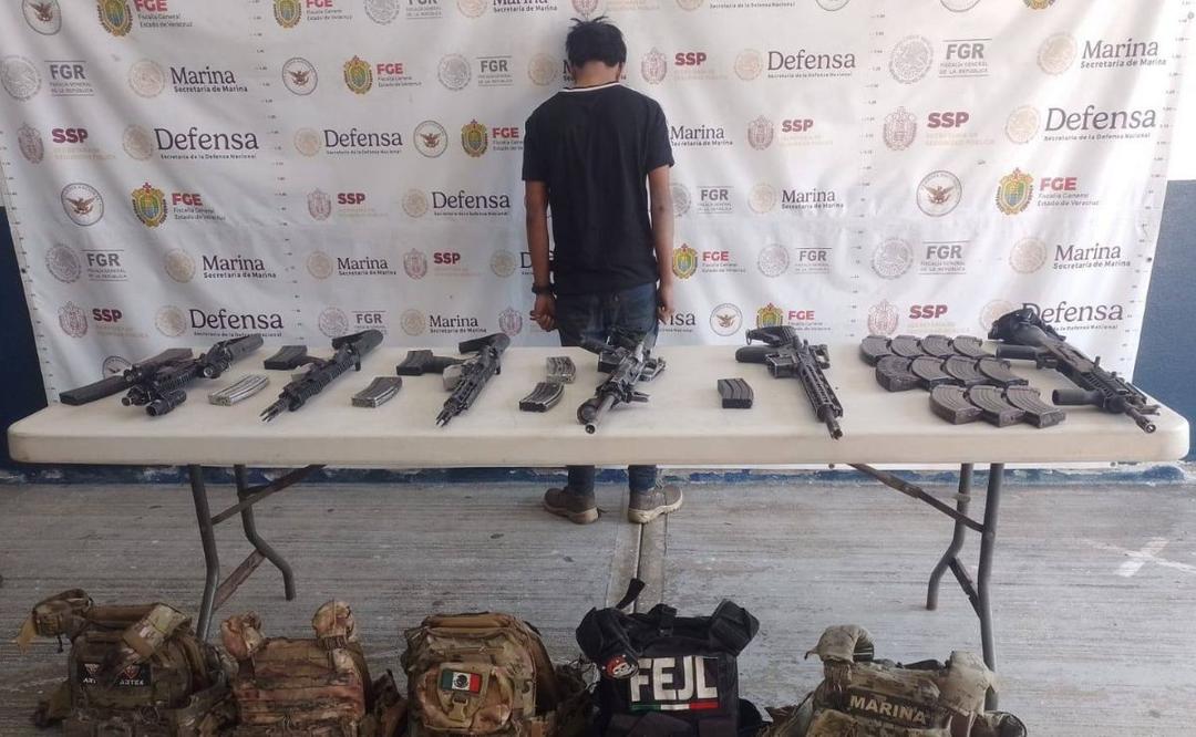 Veracruz: Detienen a menor con seis armas largas