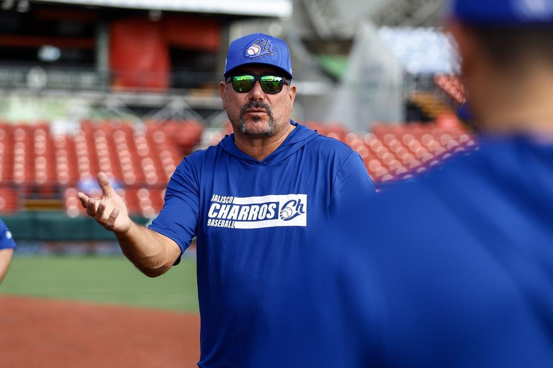 Benjamín Gil seguirá al frente de Charros de Jalisco tras renovar contrato