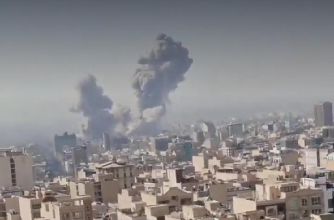 Estados Unidos e Israel bombardean a Irán