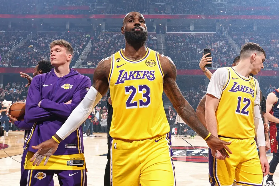 NBA: LeBron James se convierte en el jugador más longevo en anotar un triple doble