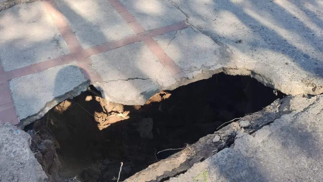 Zapopan: Autoridades suspenden obra en La Calma tras aparecer un socavón