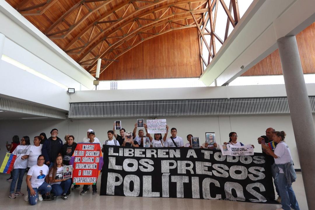 Venezuela: Al menos 30 presos políticos salieron de prisión