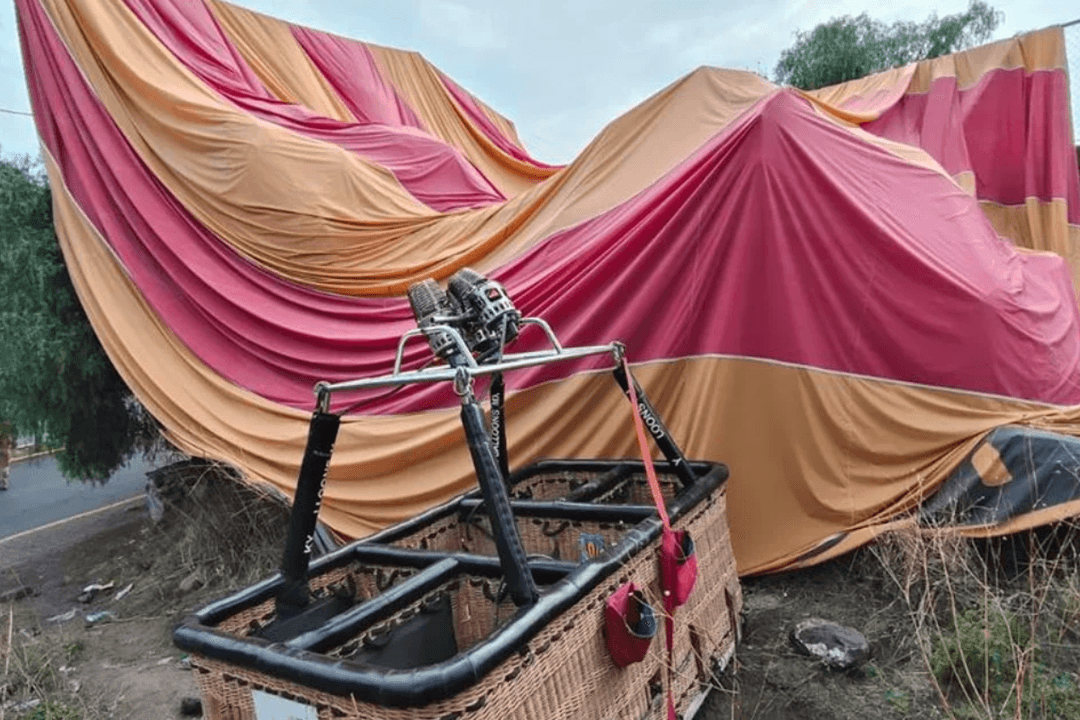 Valle de Teotihuacán: Cae globo aerostático; dos turistas resultan heridos
