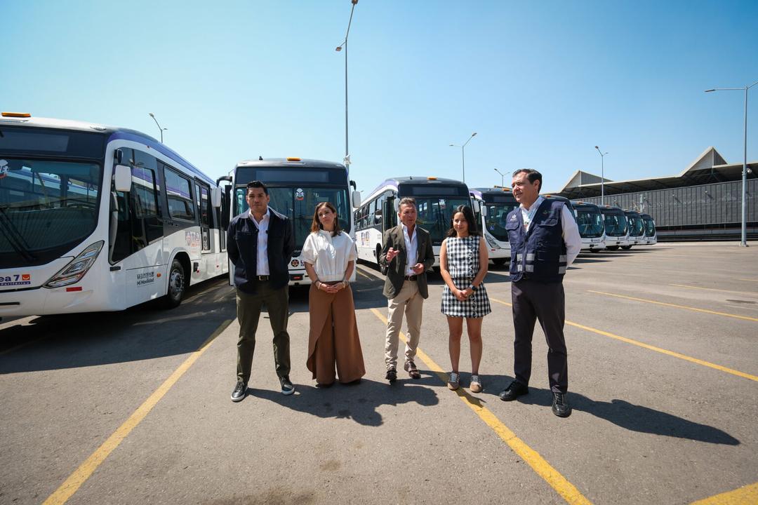 Gobierno de Jalisco presenta 10 nuevas unidades de Mi Macro Periférico