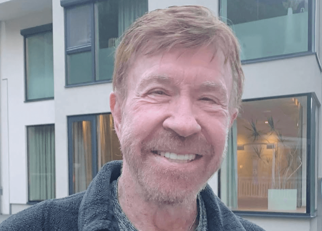 Chuck Norris es hospitalizado de emergencia en Hawái