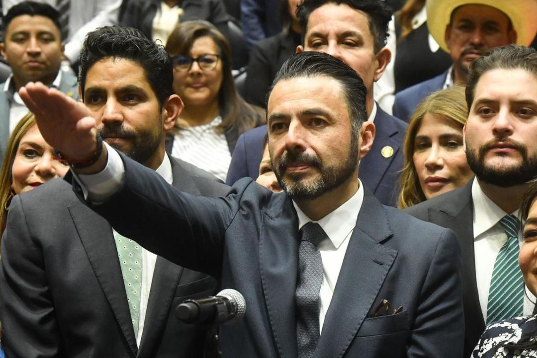 Aureliano Hernández Palacios es designado titular de la ASF