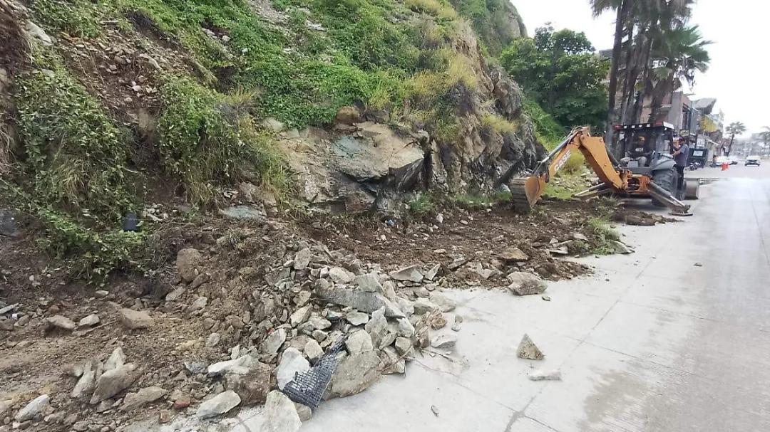 Rosario: Derrumbe en mina deja cuatro trabajadores atrapados