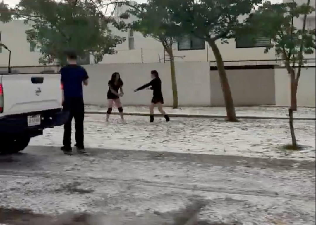 Lluvia en ZMG: Fuerte lluvia y granizo sorprende a Zapopan