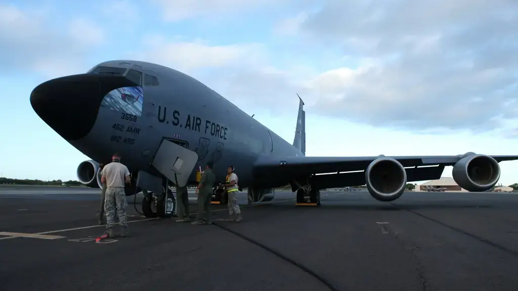 EU confirma muerte de 4 tripulantes de avión cisterna en Irak