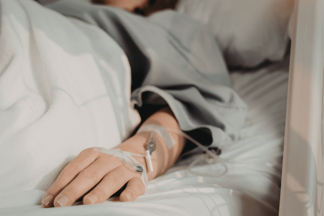 Cofepris activa alerta nacional por sueros vitaminados