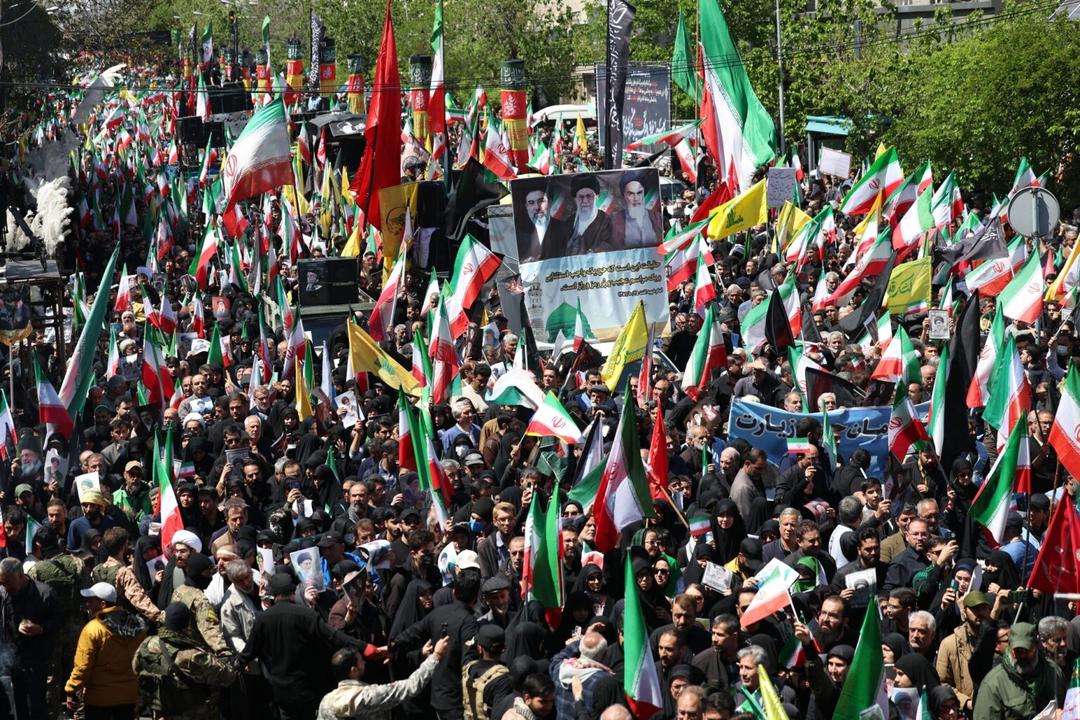 Alí Jamenei: Miles rinden homenaje a líder supremo en Irán