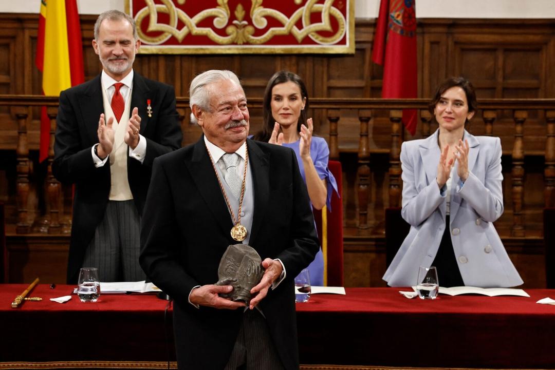 Gonzalo Celorio recibe el Premio Cervantes de los Reyes de España