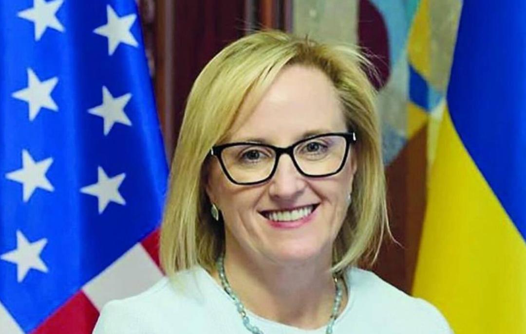 Julia Davis: Enviada de Trump en Ucrania deja su cargo