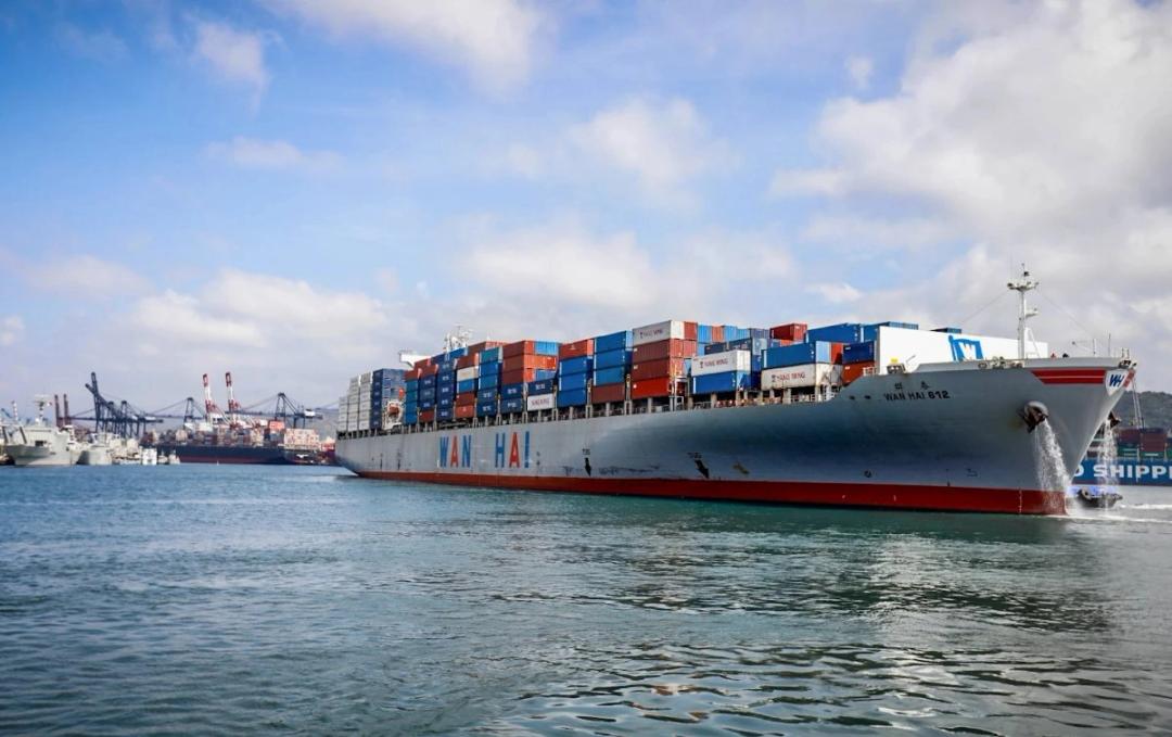 Exportaciones de México crecen pese a déficit por Trump