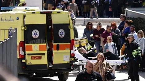 Atenas: Hombre de 89 años desata doble tiroteo y deja 5 heridos
