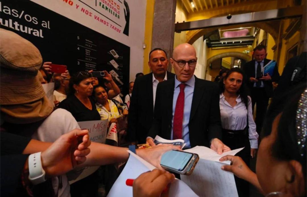 Volker Türk reconoce labor de madres buscadoras en México