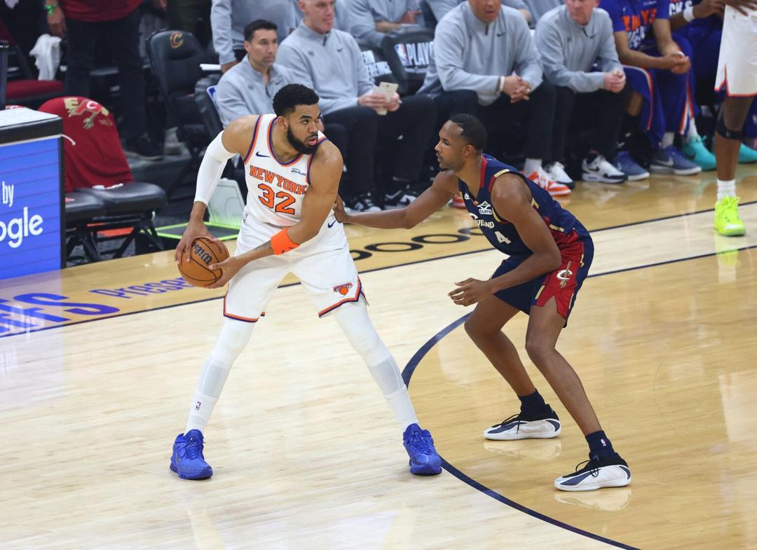 NBA: Knicks vencen a Cleveland y quedan a un juego de la final