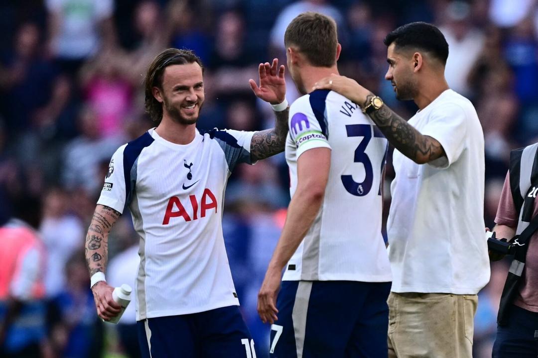 Tottenham se salva del descenso; West Ham baja en Premier League