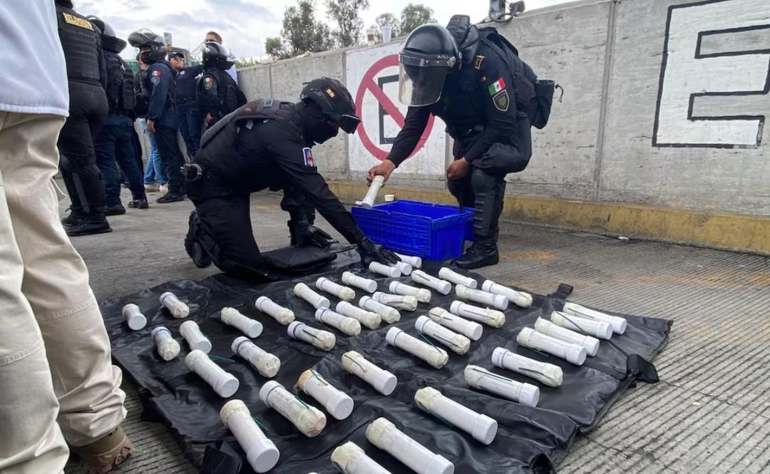 Ayotzinapa: Aseguran 59 artefactos explosivos en autobús