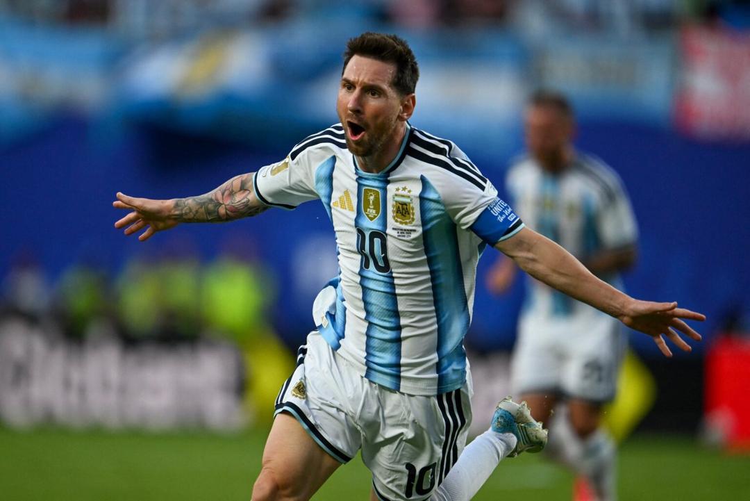 Messi lidera el triunfo de Argentina con un Hat-trick; iguala marca récord de Klose
