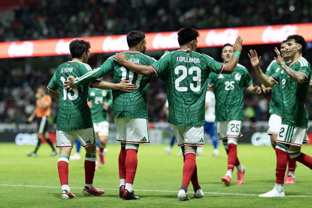 México aplasta a Serbia y cierra su preparación de cara a a Copa del Mundo
