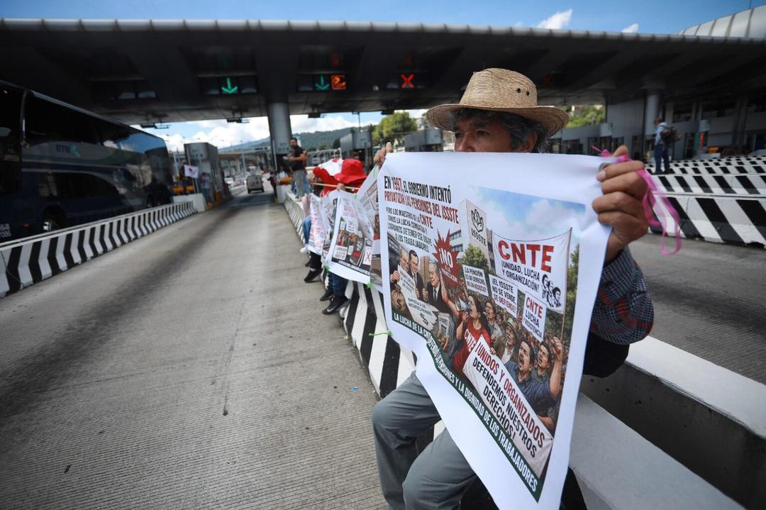CNTE: Maestros piden que Sheinbaum presida las negociaciones