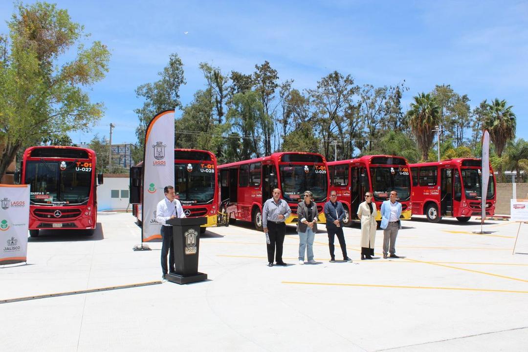 Lagos de Moreno: SETRAN entrega cinco nuevas unidades de transporte público