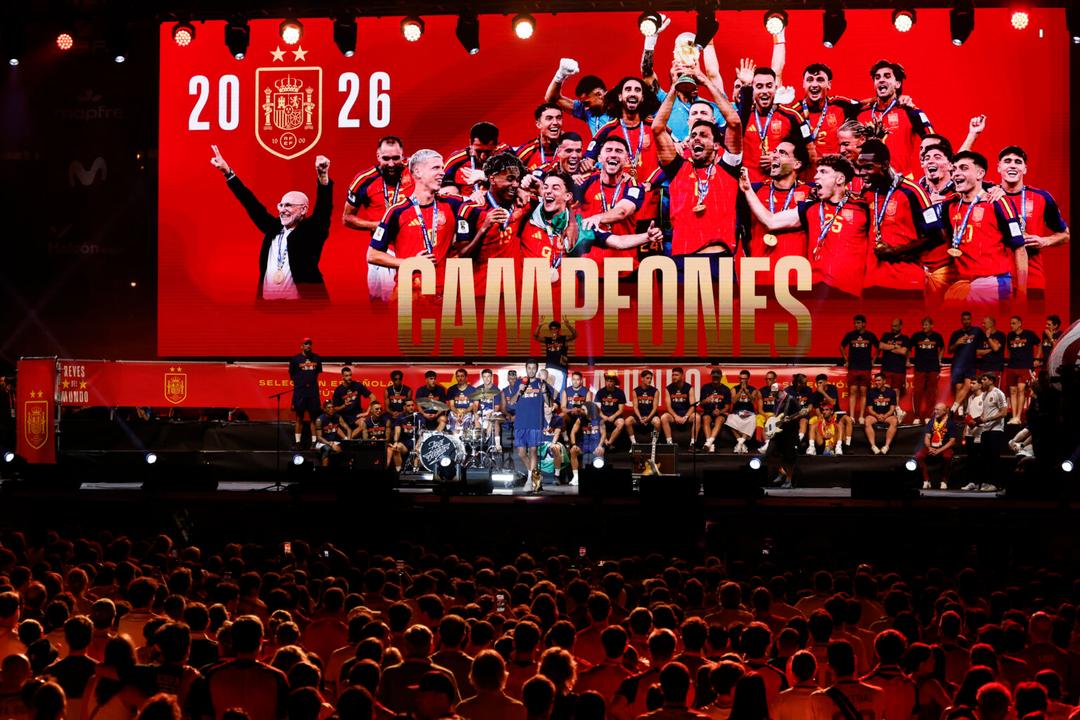 España celebra su título ante millones de aficionados en Madrid