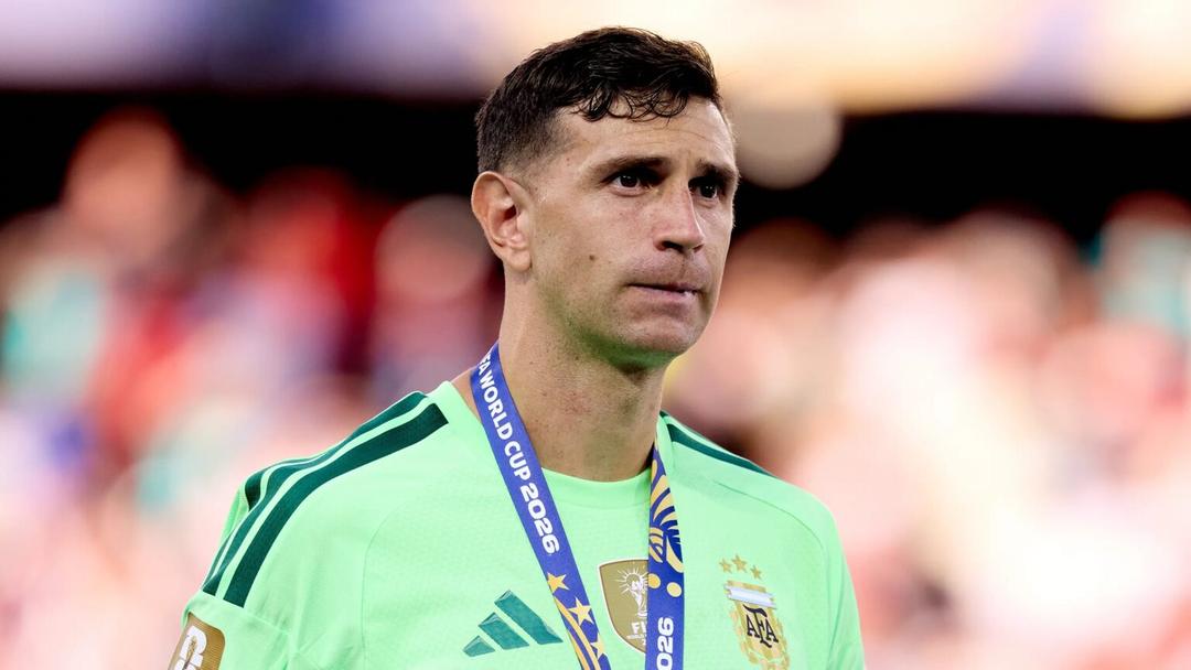‘Dibu’ Martínez estaría pensando en retirare de la selección argentina