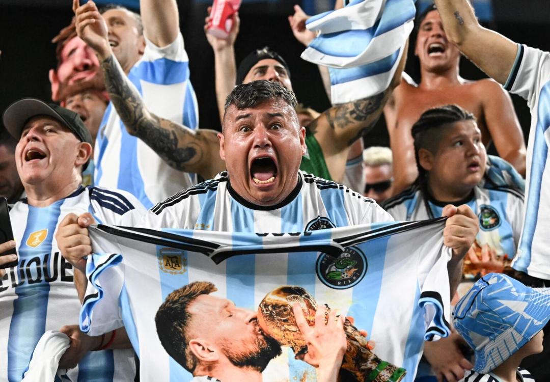 Argentina gana 3-2 a Cabo Verde en la prórroga y se mete en octavos