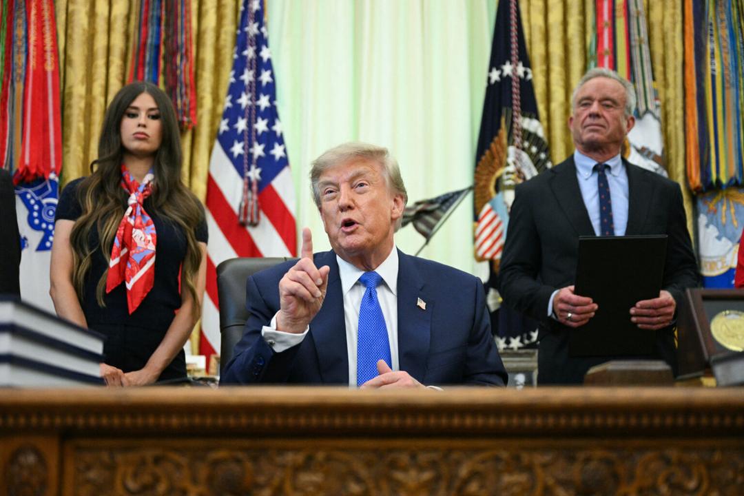 Trump confirma que cambió de avión debido a una “amenaza”