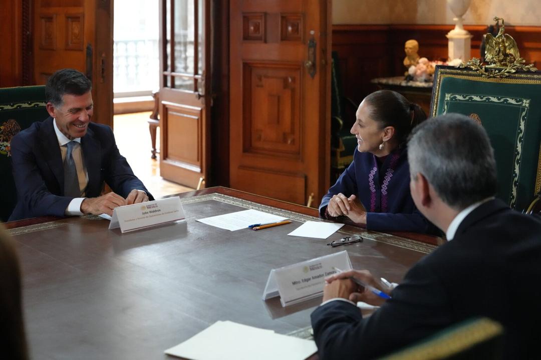 Sheinbaum recibe al presidente y director de operaciones de Goldman Sachs